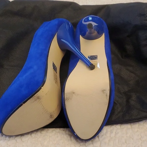 Beautiful blue suede pleaser heels - Picture 4 of 4